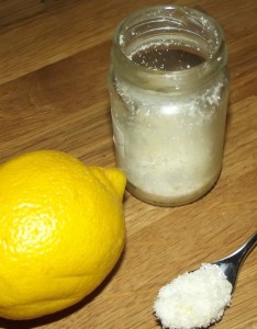 Zitronenzucker im kleinen Schraubglas aufbewahren!